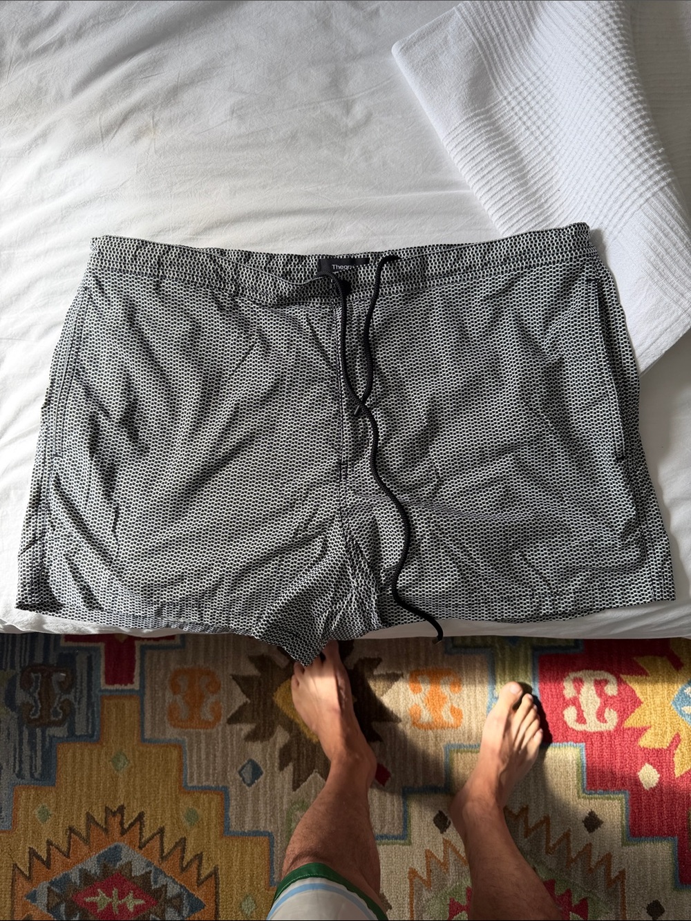 Theory ALESSO CUBE PRINT SWIM TRUNKS XL